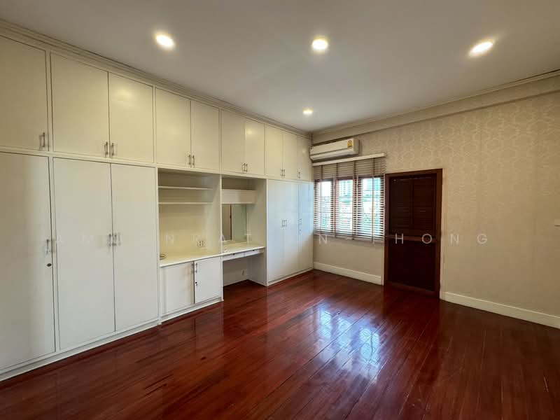 House, Bangkok, Khlong Tan Nua, Watthana, Bangkok, 3 Bedrooms, 350 sqm, Single Detached House For Rent, by Amornrat On-Thong, 500215793 - DDproperty.com