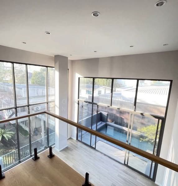 Sage Thonglor, Bangkok, Soi Thonglor 11, Sukhumvit 55 Road, Khlongtoei Nua, Watthana, Bangkok, 3 Bedrooms, 362 sqm, Townhouse For Rent, by Pornpan Chantharakasemchai, 500215811 - DDproperty.com