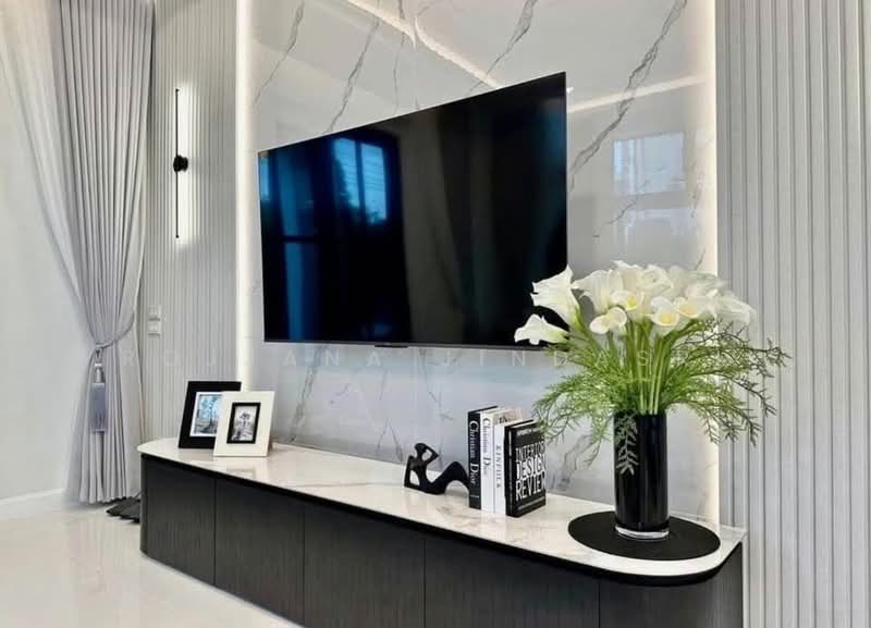 5-BR Villa, Bangkok, Bang Na Nuea, Bang Na, Bangkok, 5 Bedrooms, 720 sqm, Villa For Rent, by Rojjana Jindasri, 500215839 - DDproperty.com