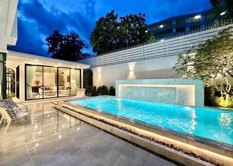 5-BR Villa, Bangkok, Bang Na Nuea, Bang Na, Bangkok, 5 Bedrooms, 720 sqm, Villa For Rent, by Rojjana Jindasri, 500215839 - DDproperty.com