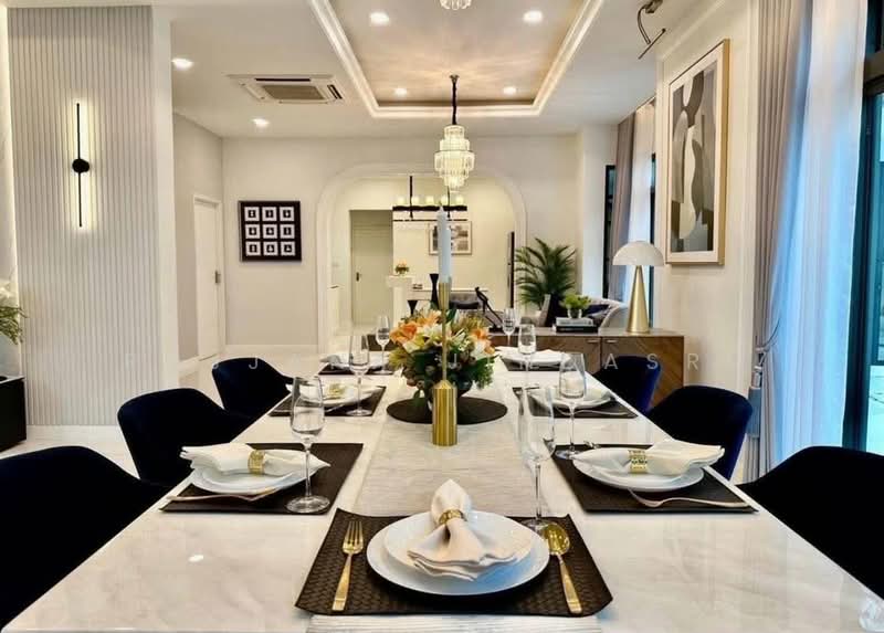 5-BR Villa, Bangkok, Bang Na Nuea, Bang Na, Bangkok, 5 Bedrooms, 720 sqm, Villa For Rent, by Rojjana Jindasri, 500215839 - DDproperty.com