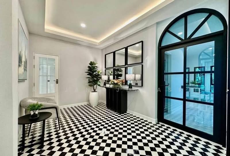 5-BR Villa, Bangkok, Bang Na Nuea, Bang Na, Bangkok, 5 Bedrooms, 720 sqm, Villa For Rent, by Rojjana Jindasri, 500215839 - DDproperty.com