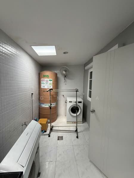 Golden Town Sukhumvit-Bearing Station, Samut Prakan, Soi Tesabansamrongtai 6, Sam Rong, Phra Pra Daeng, Samut Prakan, 4 Bedrooms, 122 sqm, Townhouse For Rent, by Agent Pla, 500215842 - DDproperty.com