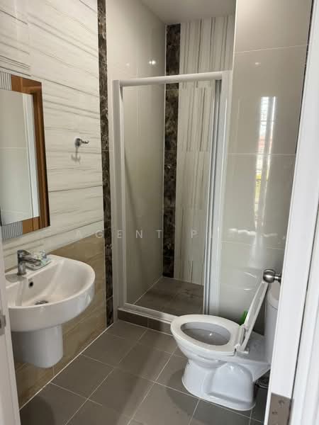 Golden Town Sukhumvit-Bearing Station, Samut Prakan, Soi Tesabansamrongtai 6, Sam Rong, Phra Pra Daeng, Samut Prakan, 4 Bedrooms, 122 sqm, Townhouse For Rent, by Agent Pla, 500215842 - DDproperty.com