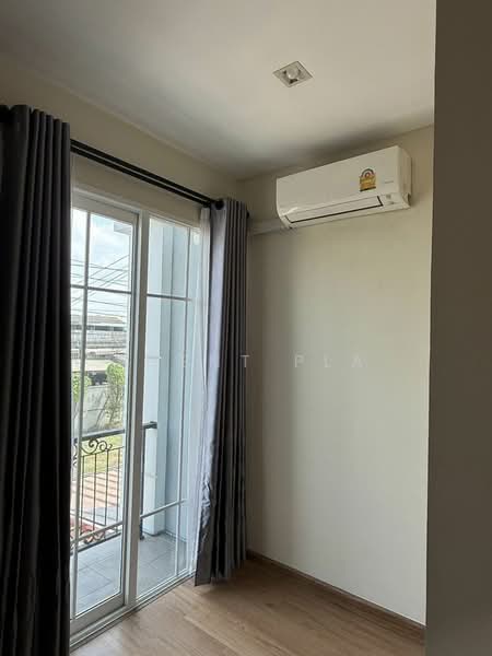 Golden Town Sukhumvit-Bearing Station, Samut Prakan, Soi Tesabansamrongtai 6, Sam Rong, Phra Pra Daeng, Samut Prakan, 4 Bedrooms, 122 sqm, Townhouse For Rent, by Agent Pla, 500215842 - DDproperty.com