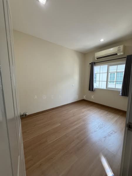 ให้เช่า - Golden Town Sukhumvit-Bearing Station : โกลเด้น ทาวน์ สุขุมวิท-สถานีรถไฟฟ้าแบริ่ง, สมุทรปราการ