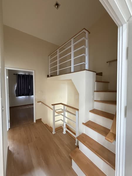 ให้เช่า - Golden Town Sukhumvit-Bearing Station : โกลเด้น ทาวน์ สุขุมวิท-สถานีรถไฟฟ้าแบริ่ง, สมุทรปราการ