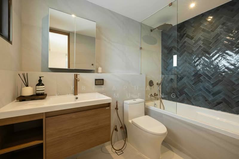 Richmond Palace, Bangkok, Soi Sukhumvit 43 Sukhumvit Road, Khlong Tan Nua, Watthana, Bangkok, 3 Bedrooms, 163 sqm, Condo For Rent, by Kritaphak Khongmueang, 500215914 - DDproperty.com