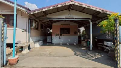 ขาย - บ้านเดียว 2 หลัง 53.3 ตารางวา ซอยเทิดราชัน 33, กรุงเทพ