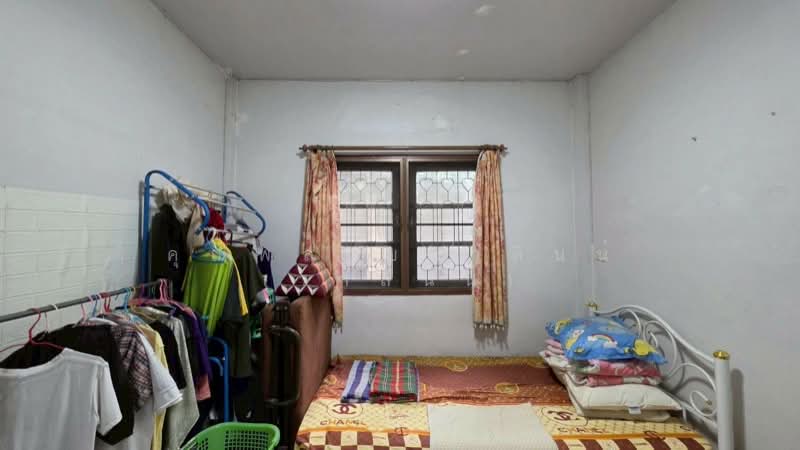 ขาย - บ้านเดียว 2 หลัง 53.3 ตารางวา ซอยเทิดราชัน 33, กรุงเทพ