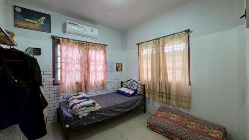 ขาย - บ้านเดียว 2 หลัง 53.3 ตารางวา ซอยเทิดราชัน 33, กรุงเทพ