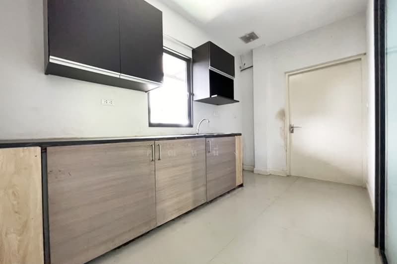 Venue Tiwanon-Rangsit, Pathum Thani, Bang Kadi, Muang Pathum Thani, Pathum Thani, 3 Bedrooms, 170 sqm, Single Detached House For Sale, by คุณหนึ่ง, 500215956 - DDproperty.com