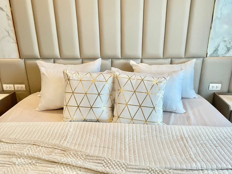 Intro Phaholyothin-Pradipat, Bangkok, Pradipat, Samsen Nai, Phaya Thai, Bangkok, 1 Bedroom, 46 sqm, Condo For Sale, by Phakawadee Jiramanee, 500215975 - DDproperty.com