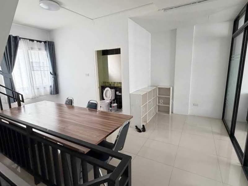 ให้เช่า - อาคารพาณิชย์ ให้เช่า – ใกล้มีโชคพลาซ่า เพียง 5 นาทที ค่าเช่า 35,000 บาท /เดือน รหัสทรัพย์ : No.5H646, เชียงใหม่