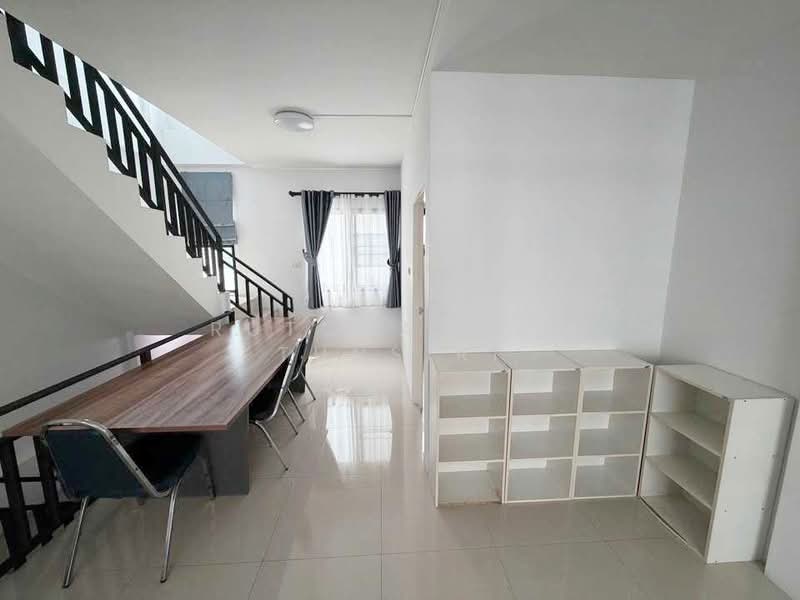 ให้เช่า - อาคารพาณิชย์ ให้เช่า – ใกล้มีโชคพลาซ่า เพียง 5 นาทที ค่าเช่า 35,000 บาท /เดือน รหัสทรัพย์ : No.5H646, เชียงใหม่