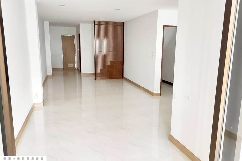 Townhouse, Soi Sukhsawat, Lampang, near HomePro Lampang DD-085392, Lampang, Phrabat, Muang Lampang, Lampang, 2 Bedrooms, 124 sqm, Townhouse For Sale, by Benchawarin Pakkawetppisit, 500215989 - DDproperty.com