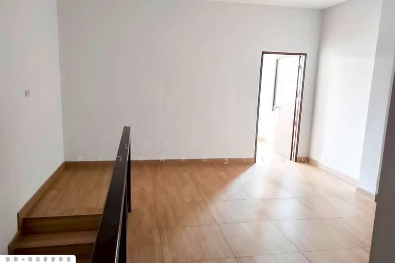 Townhouse, Soi Sukhsawat, Lampang, near HomePro Lampang DD-085392, Lampang, Phrabat, Muang Lampang, Lampang, 2 Bedrooms, 124 sqm, Townhouse For Sale, by Benchawarin Pakkawetppisit, 500215989 - DDproperty.com