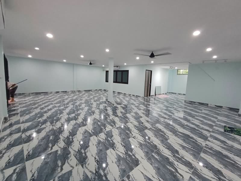 6-BR House, Bangkok, Bang Chak, Phra Khanong, Bangkok, 6 Bedrooms, 27 sqm, Single Detached House For Rent, by Komkrit  Arunvessased , 500216020 - DDproperty.com