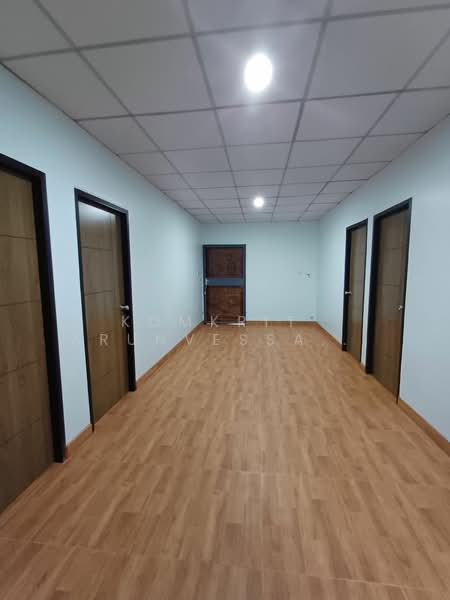 6-BR House, Bangkok, Bang Chak, Phra Khanong, Bangkok, 6 Bedrooms, 27 sqm, Single Detached House For Rent, by Komkrit  Arunvessased , 500216020 - DDproperty.com