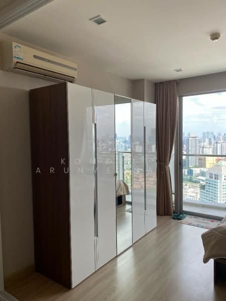 Sky Walk Residences, Bangkok, 1599 Sukhumvit Road, Phra Kanong Nua, Watthana, Bangkok, 1 Bedroom, 40 sqm, Condo For Rent, by Komkrit  Arunvessased , 500216038 - DDproperty.com