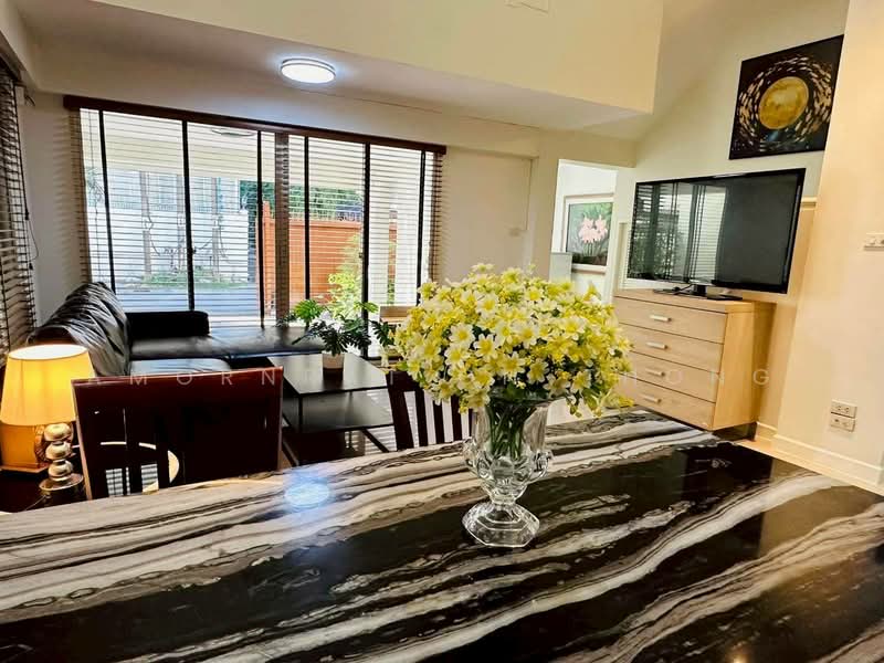 House, Bangkok, Khlong Tan Nua, Watthana, Bangkok, 5 Bedrooms, 300 sqm, Single Detached House For Rent, by Amornrat On-Thong, 500216177 - DDproperty.com