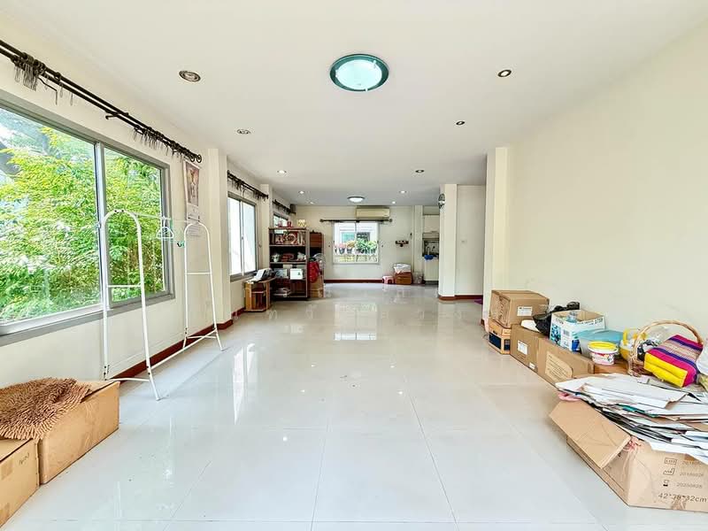 ขาย - Krisana Tiwanon : กฤษณา ติวานนท์, ปทุมธานี