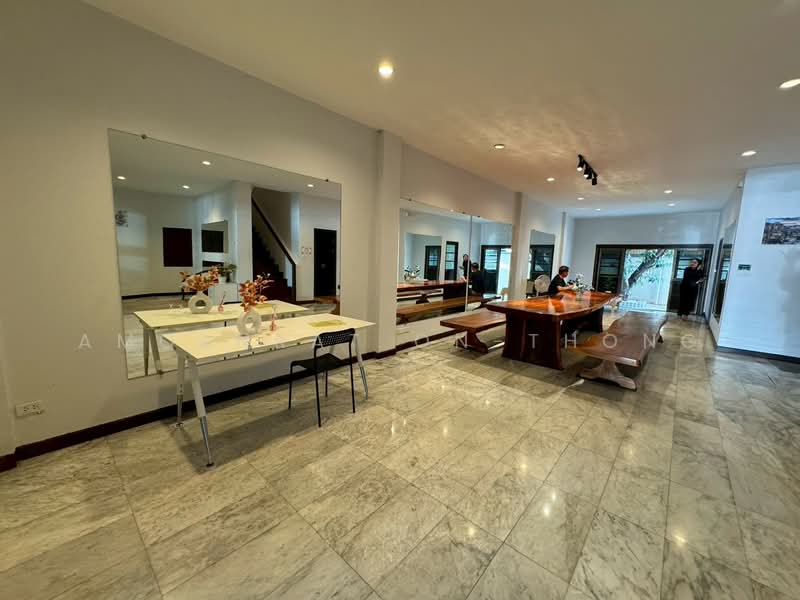 Townhouse, Bangkok, Khlong Tan Nua, Watthana, Bangkok, 4 Bedrooms, 700 sqm, Townhouse For Rent, by Amornrat On-Thong, 500216268 - DDproperty.com