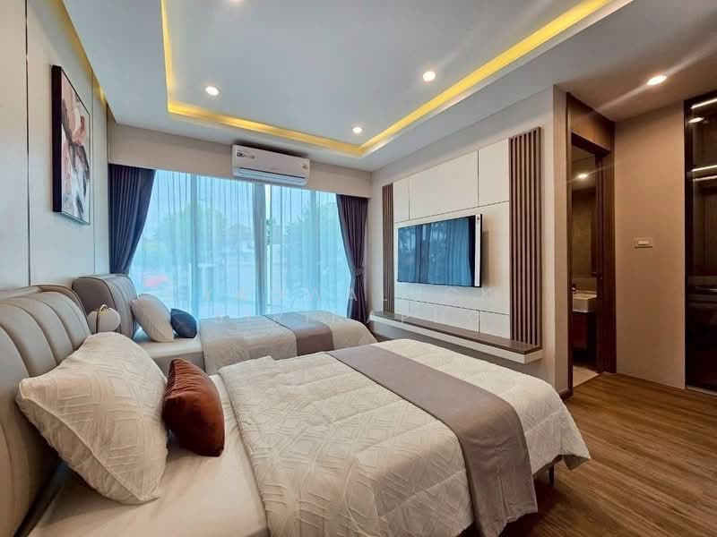 Luxury Pool view Jomtien beach, Chon Buri (Pattaya), Nong Pru, Bang Lamung (Pattaya), Chon Buri (Pattaya), 4 Bedrooms, 236 sqm, Villa For Sale, by Yaowaluck Sirinapho, 500216361 - DDproperty.com