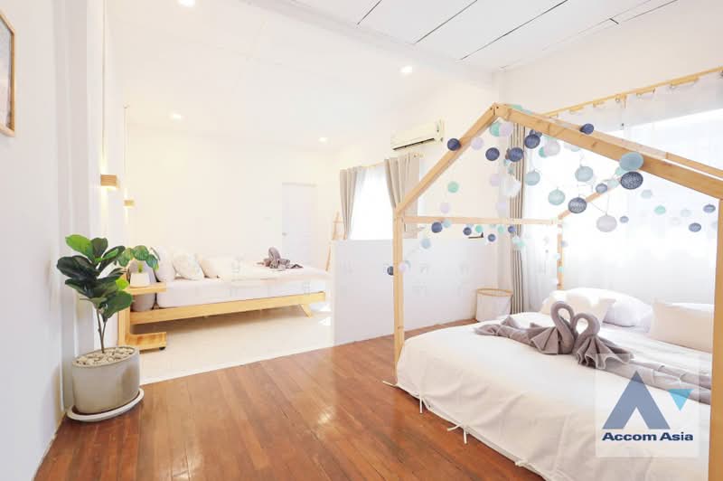 ให้เช่า - Fully Furnished, Home Office, Pet friendly 3 Bedrooms House for Rent in Ratchadaphisek, Bangkok nea, กรุงเทพ