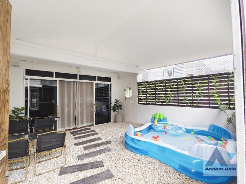 ให้เช่า - Fully Furnished, Home Office, Pet friendly 3 Bedrooms House for Rent in Ratchadaphisek, Bangkok nea, กรุงเทพ