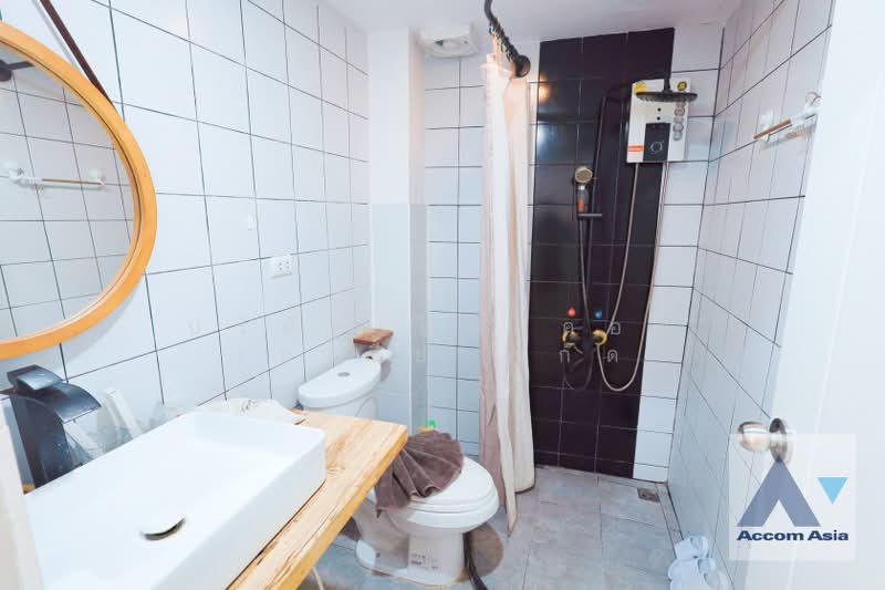 ให้เช่า - Fully Furnished, Home Office, Pet friendly 3 Bedrooms House for Rent in Ratchadaphisek, Bangkok nea, กรุงเทพ