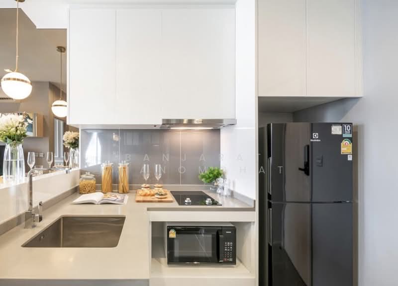 M Thonglor 10, Bangkok, 9 Soi Ekkamai 12, Ekkamai Road, Khlong Tan Nua, Watthana, Bangkok, 2 Bedrooms, 58 sqm, Condo For Rent, by Banjarat Thanomchat, 500216385 - DDproperty.com