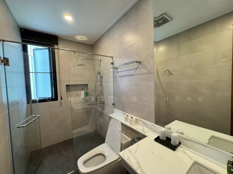 House, Bangkok, Khlong Tan Nua, Watthana, Bangkok, 7 Bedrooms, 1,000 sqm, Single Detached House For Rent, by Amornrat On-Thong, 500216505 - DDproperty.com