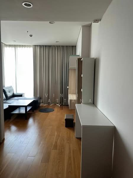 The Breeze Narathiwas, Bangkok, 198 Narathiwat Ratchanakarin Road, Chong Nonsi, Yan Nawa, Bangkok, 1 Bedroom, 45 sqm, Condo For Rent, by Vinai  Wattana, 500216510 - DDproperty.com