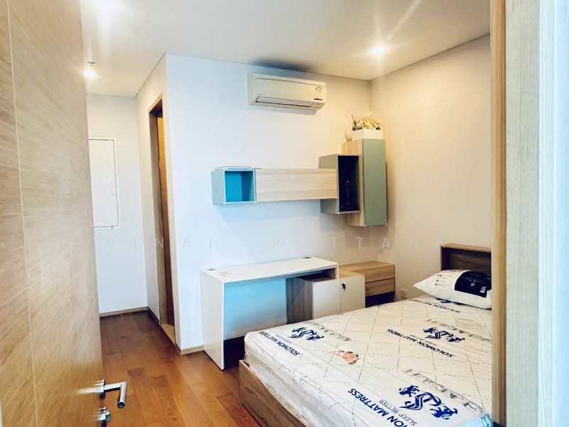 The Breeze Narathiwas, Bangkok, 198 Narathiwat Ratchanakarin Road, Chong Nonsi, Yan Nawa, Bangkok, 1 Bedroom, 45 sqm, Condo For Rent, by Vinai  Wattana, 500216510 - DDproperty.com