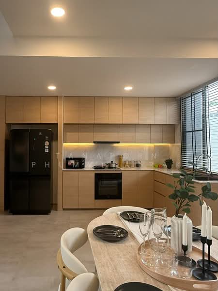 Vimarno Sukhumvit-Bearing, Bangkok, Bearing 39 Aly, Bang Na, Bang Na, Bangkok, 3 Bedrooms, 275 sqm, Townhouse For Rent, by Tanaporn Phumvilairak, 500216542 - DDproperty.com