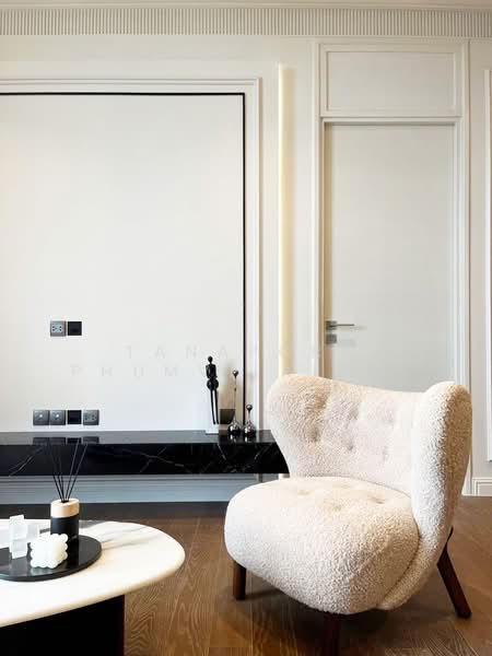 Muniq Langsuan, Bangkok, Soi Tonson, Lumphini, Pathum Wan, Bangkok, 3 Bedrooms, 123 sqm, Condo For Sale, by Tanaporn Phumvilairak, 500216560 - DDproperty.com