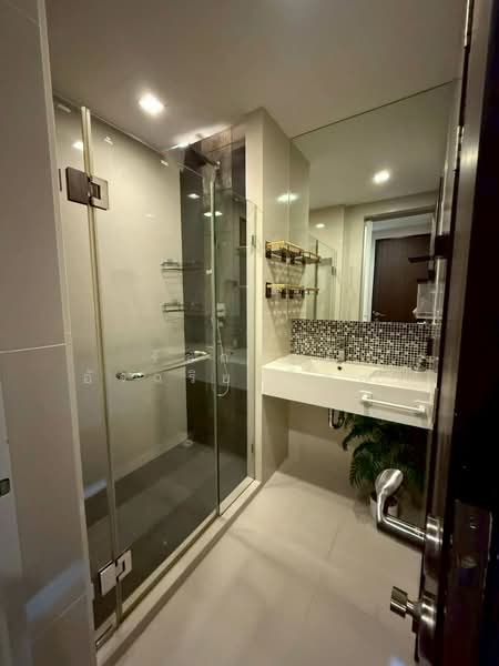 Rhythm Sukhumvit 44/1, Bangkok, Sukhumvit Road, Phra Kanong, Khlong Toei, Bangkok, 2 Bedrooms, 52 sqm, Condo For Rent, by รัชกานต์ อัจฉริยะโพธา, 500216579 - DDproperty.com