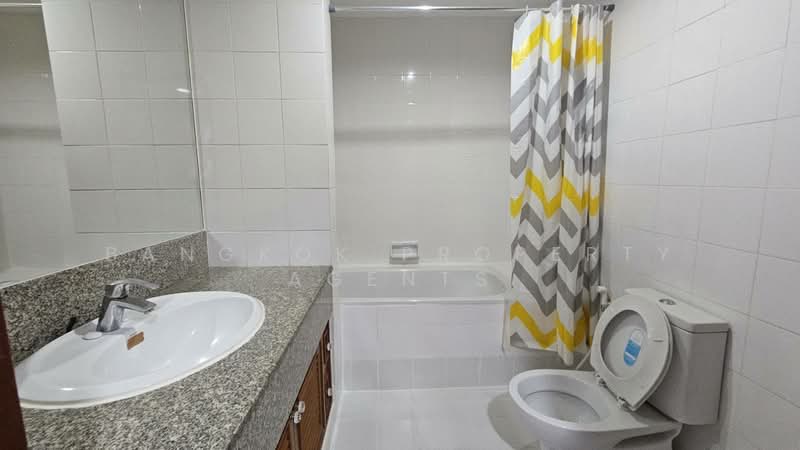 Baan Suanpetch, Bangkok, 18 Soi Sukhumvit 39, Khlong Tan Nua, Watthana, Bangkok, 2 Bedrooms, 136 sqm, Condo For Rent, by BANGKOK PROPERTY AGENTS, 500216604 - DDproperty.com