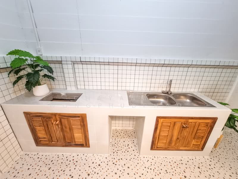 Panacea Ville : แพนนาเซีย วิลล์, ชลบุรี, หมู่ 4 ตำบลสำนักบก อำเภอเมืองชลบุรี จังหวัดชลบุรี, สำนักบก, เมืองชลบุรี, ชลบุรี, 80 ตร.ม., ทาวน์เฮ้าส์ ขาย, โดย Chayanat Wongphudphad, 500216654 - DDproperty.com