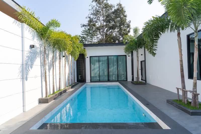 Luxury Pool Villa House for Sale in East Pattaya, Chon Buri (Pattaya), Bang Lamung, Bang Lamung (Pattaya), Chon Buri (Pattaya), 4 Bedrooms, 480 sqm, Villa For Sale, by PLC real estate, 500216704 - DDproperty.com