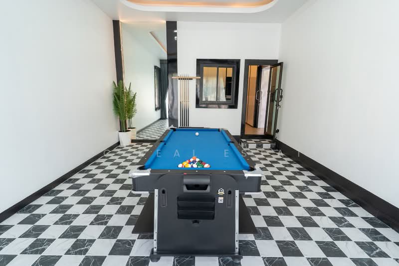 Luxury Pool Villa House for Sale in East Pattaya, Chon Buri (Pattaya), Bang Lamung, Bang Lamung (Pattaya), Chon Buri (Pattaya), 4 Bedrooms, 480 sqm, Villa For Sale, by PLC real estate, 500216704 - DDproperty.com