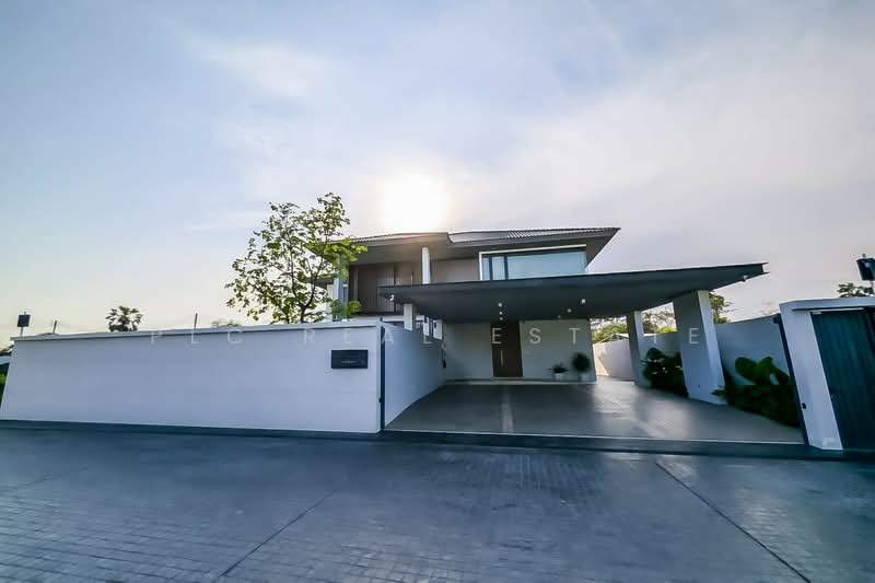 For Sale East Pattaya Pool Villa 4 Bedroom Luxury House, Chon Buri (Pattaya), Bang Lamung, Bang Lamung (Pattaya), Chon Buri (Pattaya), 4 Bedrooms, 580 sqm, Villa For Sale, by PLC real estate, 500216758 - DDproperty.com