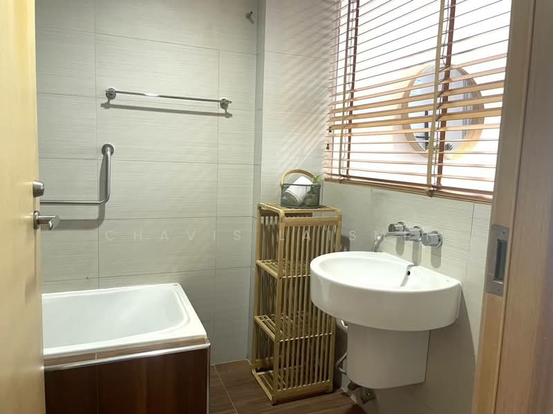 Siri At Sukhumvit, Bangkok, 902 Sukhumvit Road, Phra Kanong, Khlong Toei, Bangkok, 1 Bedroom, 51 sqm, Condo For Rent, by Chavis Laismit, 500216763 - DDproperty.com