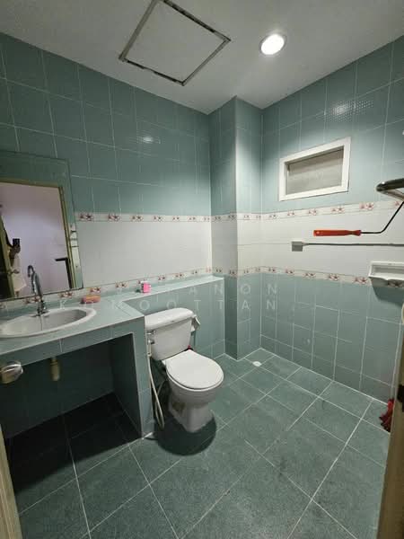 ขายทาวน์โฮม 3 ชั้น ม.นิรันดร์สิริ ซ.ทุ่งเศรษฐีแยก 24 เขตประเวศ ทำเลดี เดินทางสะดวก ใกล้เมกะบางนา, Bangkok, Dok Mai, Prawet, Bangkok, 4 Bedrooms, 130 sqm, Townhouse For Sale, by Jutanon Komoottanaruk, 500216880 - DDproperty.com