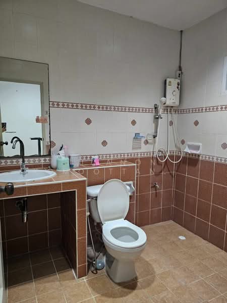 ขายทาวน์โฮม 3 ชั้น ม.นิรันดร์สิริ ซ.ทุ่งเศรษฐีแยก 24 เขตประเวศ ทำเลดี เดินทางสะดวก ใกล้เมกะบางนา, Bangkok, Dok Mai, Prawet, Bangkok, 4 Bedrooms, 130 sqm, Townhouse For Sale, by Jutanon Komoottanaruk, 500216880 - DDproperty.com