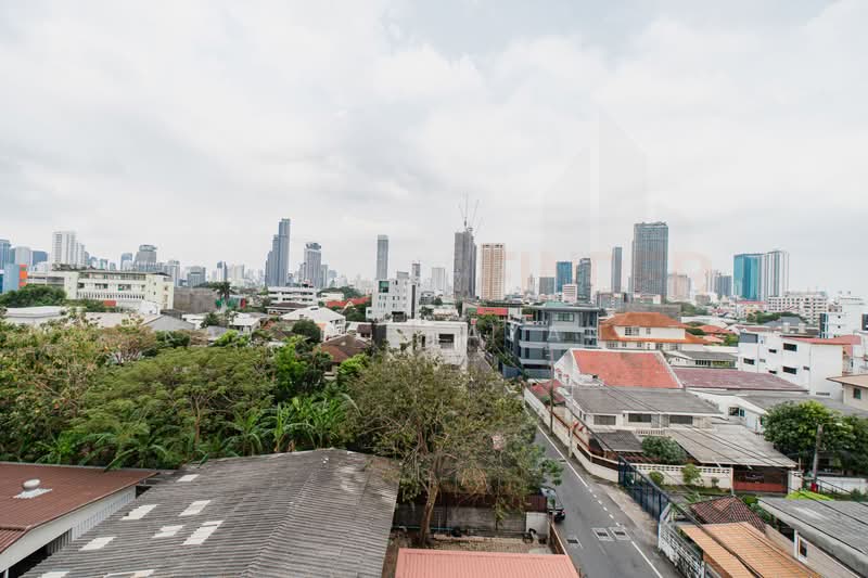 The Park Lane 22, Bangkok, 42 Soi Pridi Banomyong 45, Khlong Tan Nua, Watthana, Bangkok, 3 Bedrooms, 450 sqm, Townhouse For Rent, by Kay Tippayanet, 500216906 - DDproperty.com