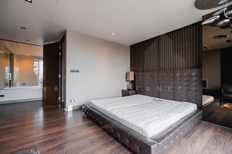 The Park Lane 22, Bangkok, 42 Soi Pridi Banomyong 45, Khlong Tan Nua, Watthana, Bangkok, 3 Bedrooms, 450 sqm, Townhouse For Rent, by Kay Tippayanet, 500216906 - DDproperty.com