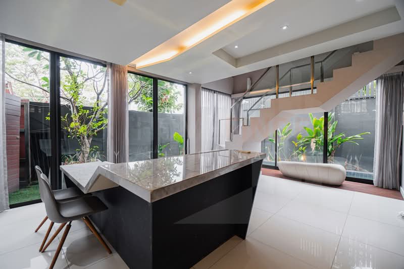The Park Lane 22, Bangkok, 42 Soi Pridi Banomyong 45, Khlong Tan Nua, Watthana, Bangkok, 3 Bedrooms, 450 sqm, Townhouse For Rent, by Kay Tippayanet, 500216906 - DDproperty.com