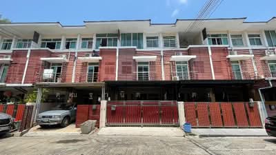 ขาย - ทาวน์เฮ้าส์ 3 ชั้น เดอะบริติช กัลปพฤกษ์ พร้อมอยูู่ ราคาถูก, กรุงเทพ